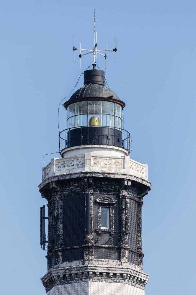 Le Phare de Calais et sa lampe à son plus haut point.