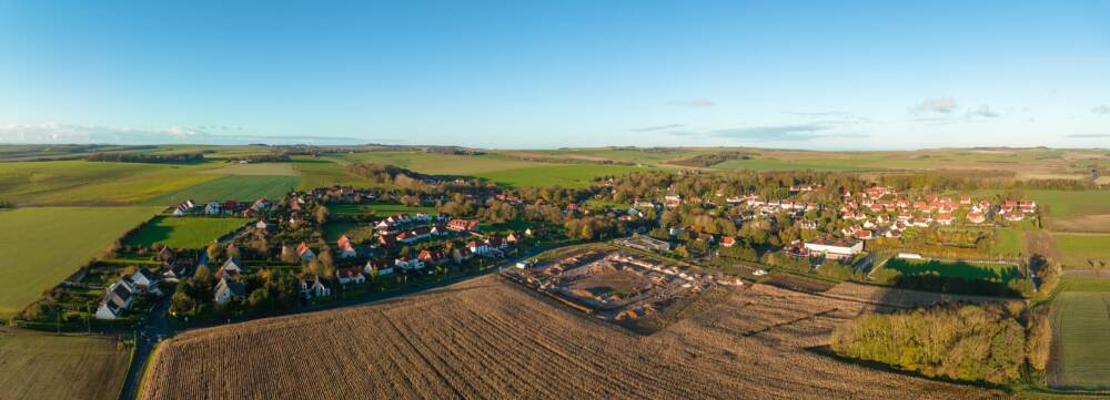 Vers les collines, en longeant le littoral pour regagner le boulonnais, les villages pittoresques vous dévoilent leurs trésors !