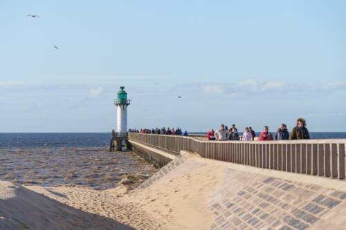 jetee digue calais phare