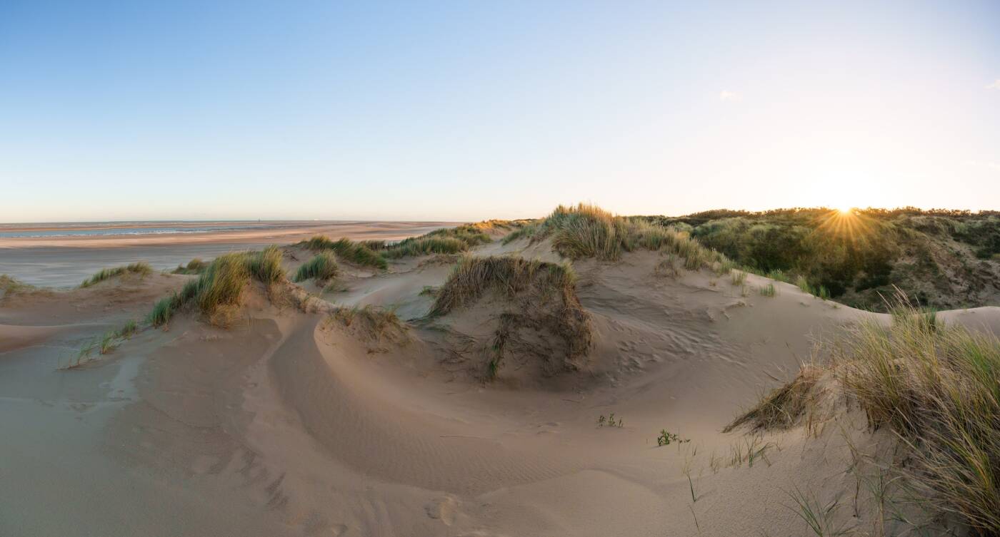 Vue lunaire de la Zone des deux Mers sur le flanc est de Calais à Marck.