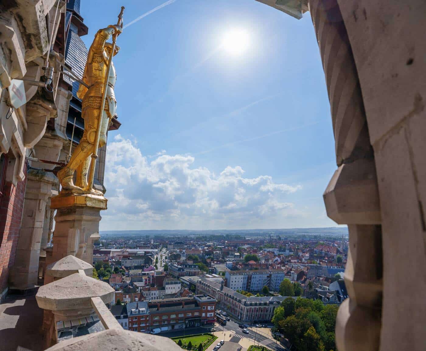 Vue panoramique de la ville de Calais du haut des 75m du Beffroi de Calais/