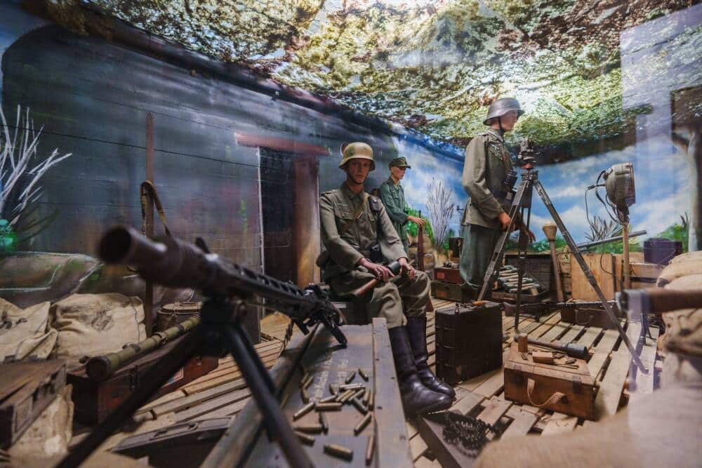 Vue d'une scène reconstituée de camp de la Seconde GueRRe Mondiale dans le plus long bunker allemand d'Europe.